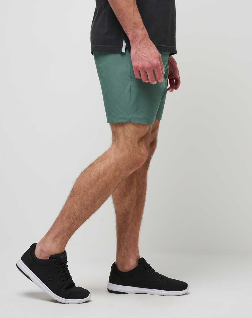 Travis Mathew Baggage Claim Short 7in Balsam Green | JUNBMXK-73