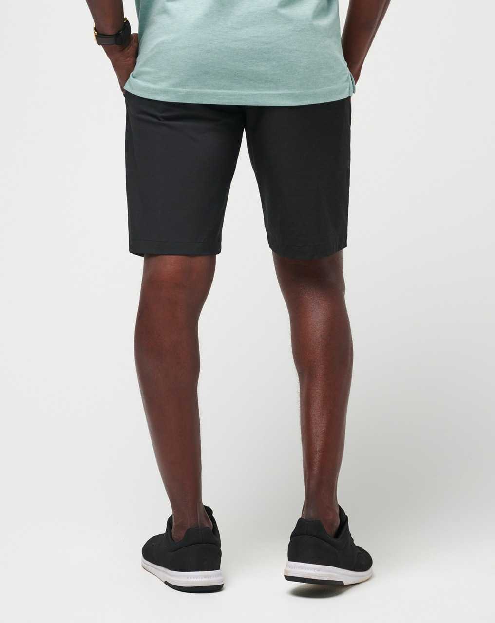 Travis Mathew Beck Short 9.5in Black | PBGQIEJ-65