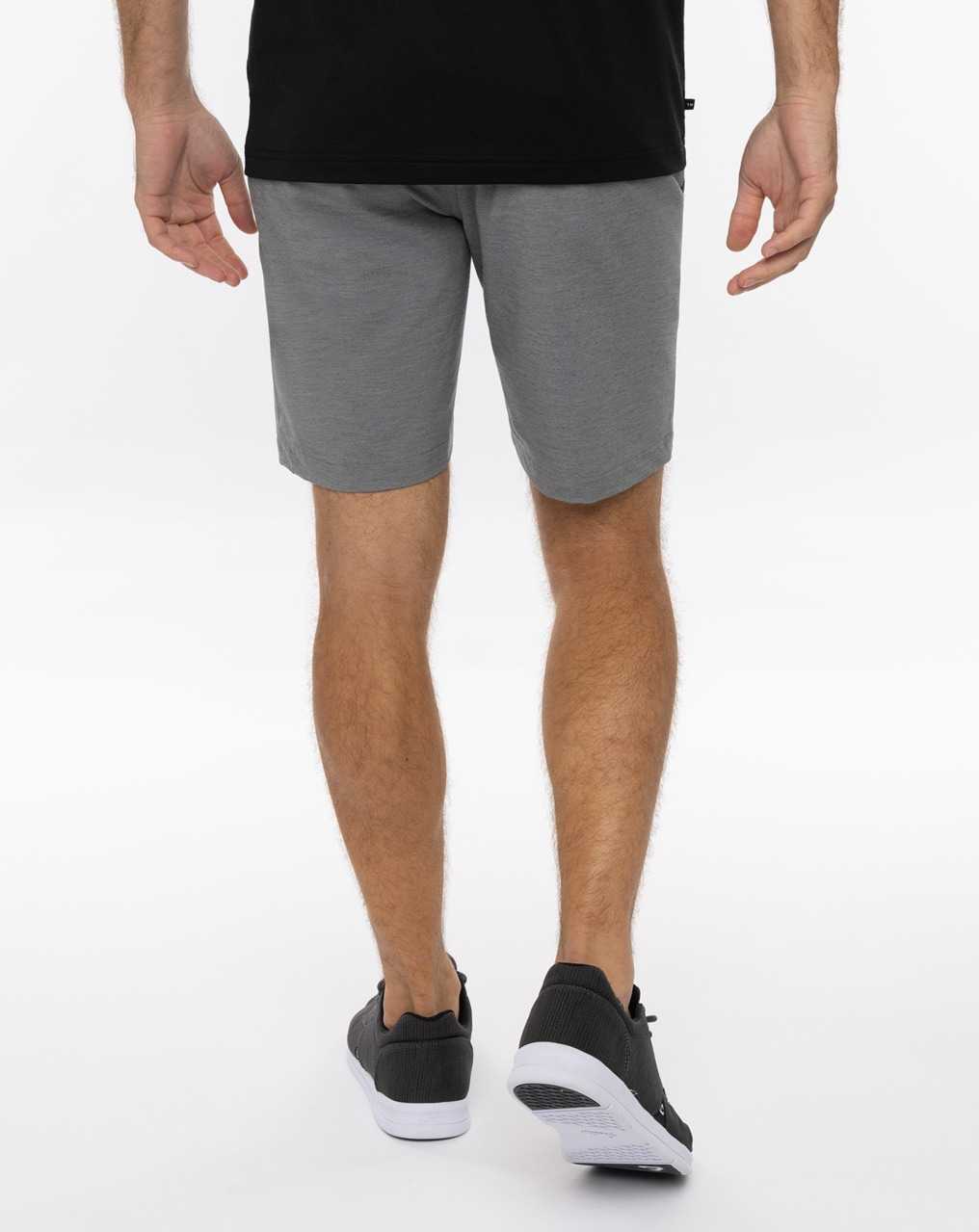 Travis Mathew Bermuda Short 8in Heather Sleet | WVHMBCK-60