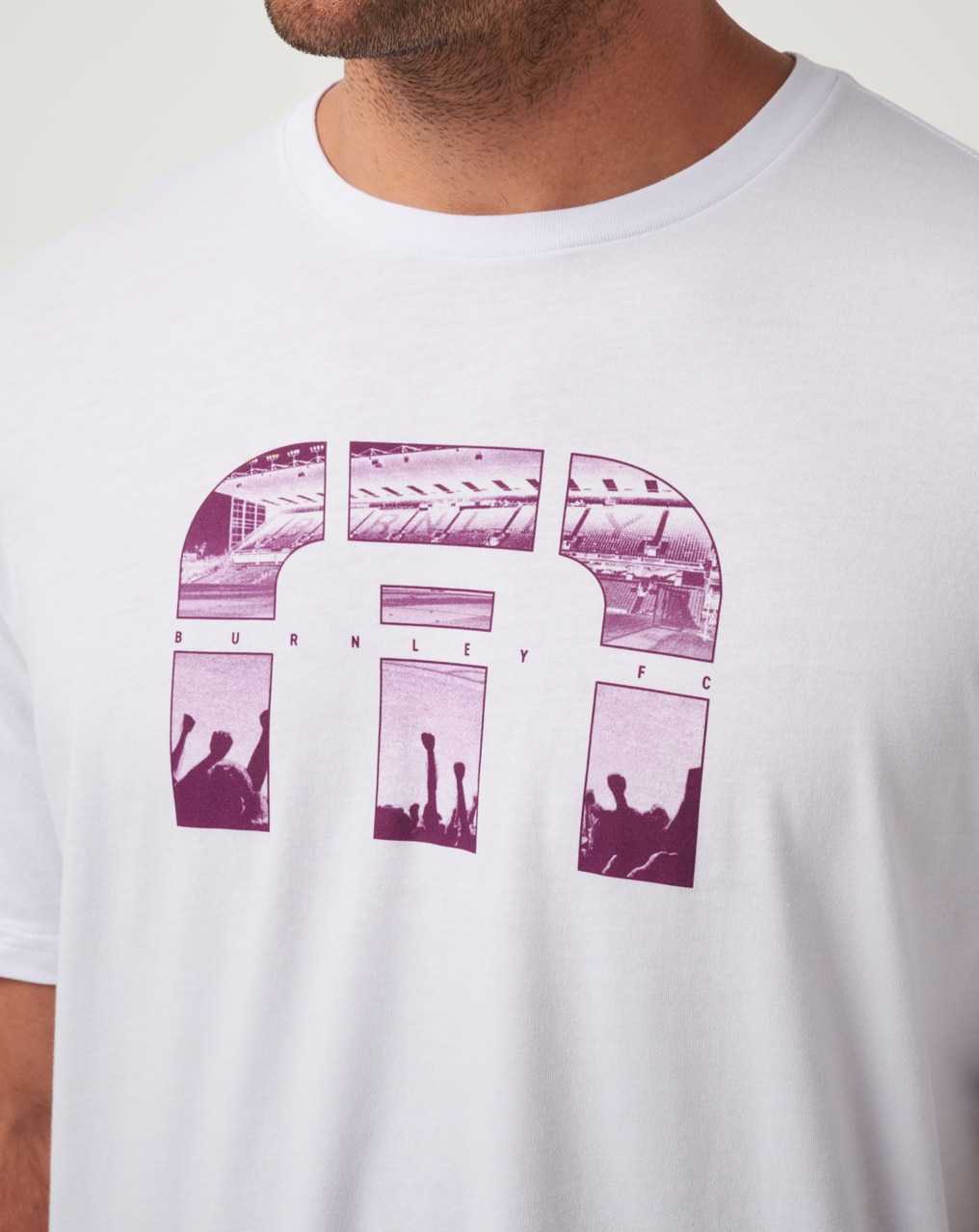 Travis Mathew Burnley Shootout Tee White | OVYHUDW-43