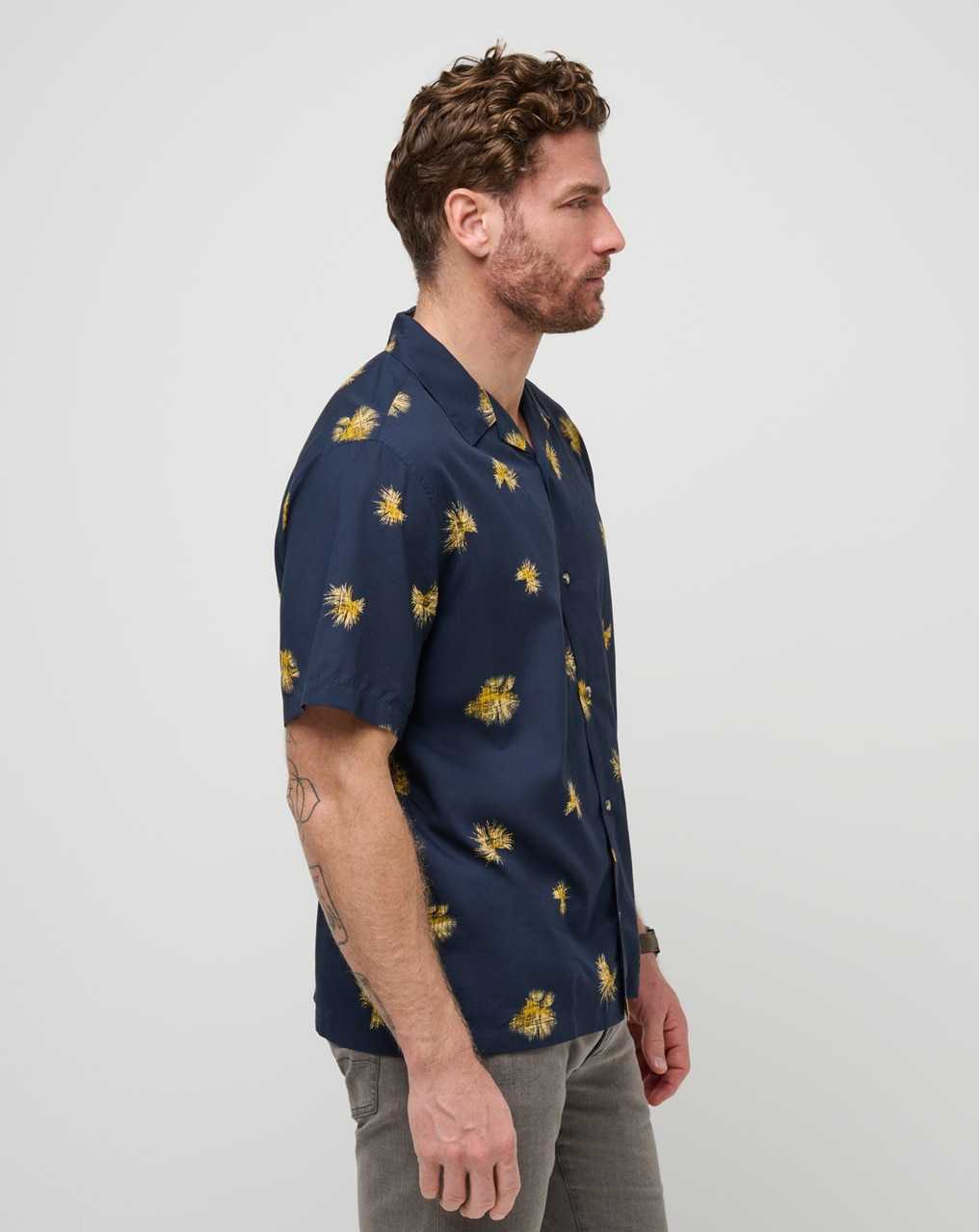 Travis Mathew Casino Holiday Button-up Total Eclipse | CVRSGWJ-08