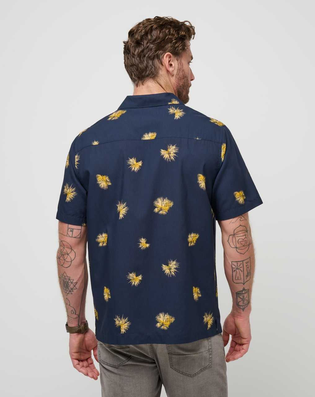 Travis Mathew Casino Holiday Button-up Total Eclipse | CVRSGWJ-08