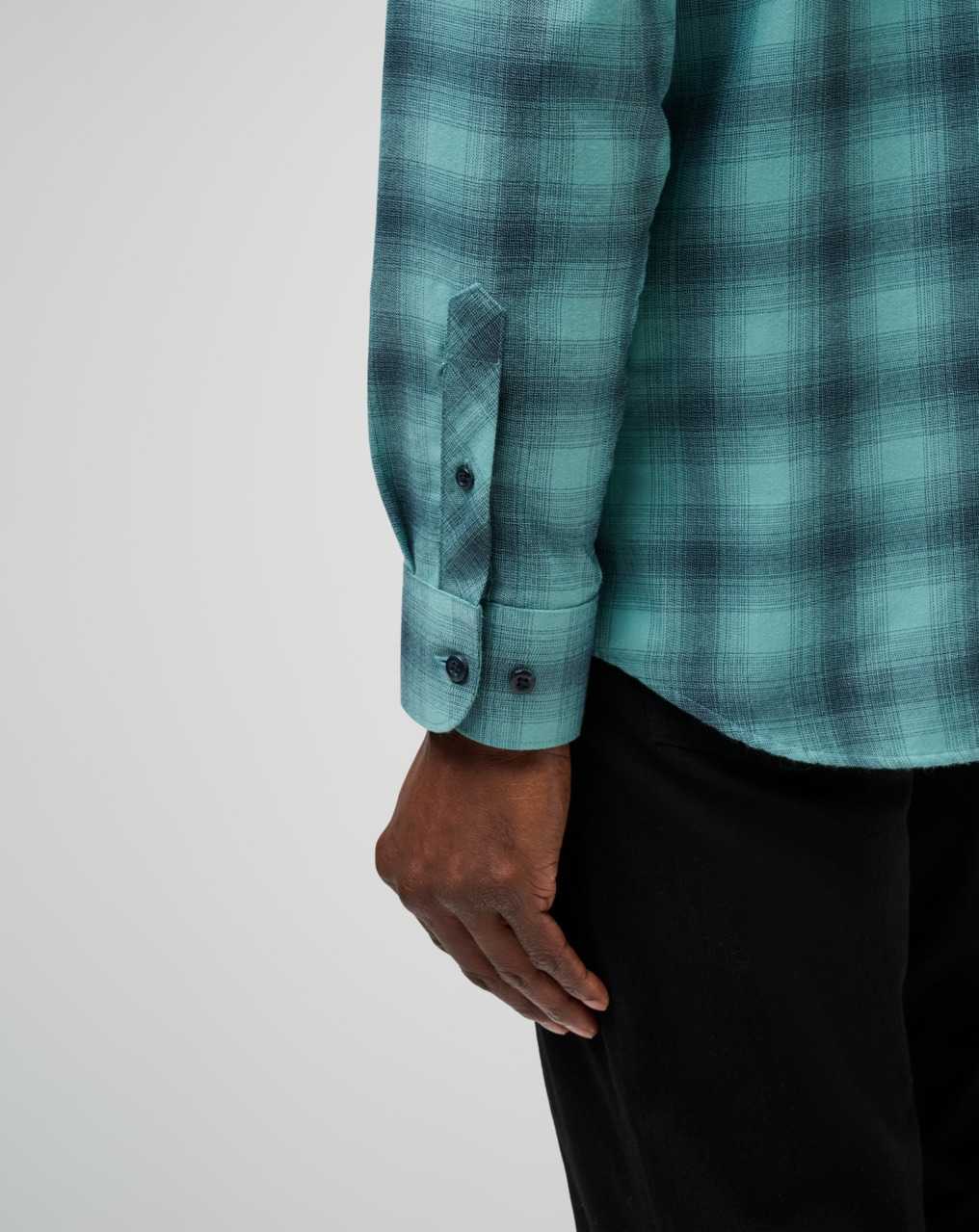 Travis Mathew Cloud Flannel Plaid Button-up Total Eclipse/Cameo | GMAWKRF-75