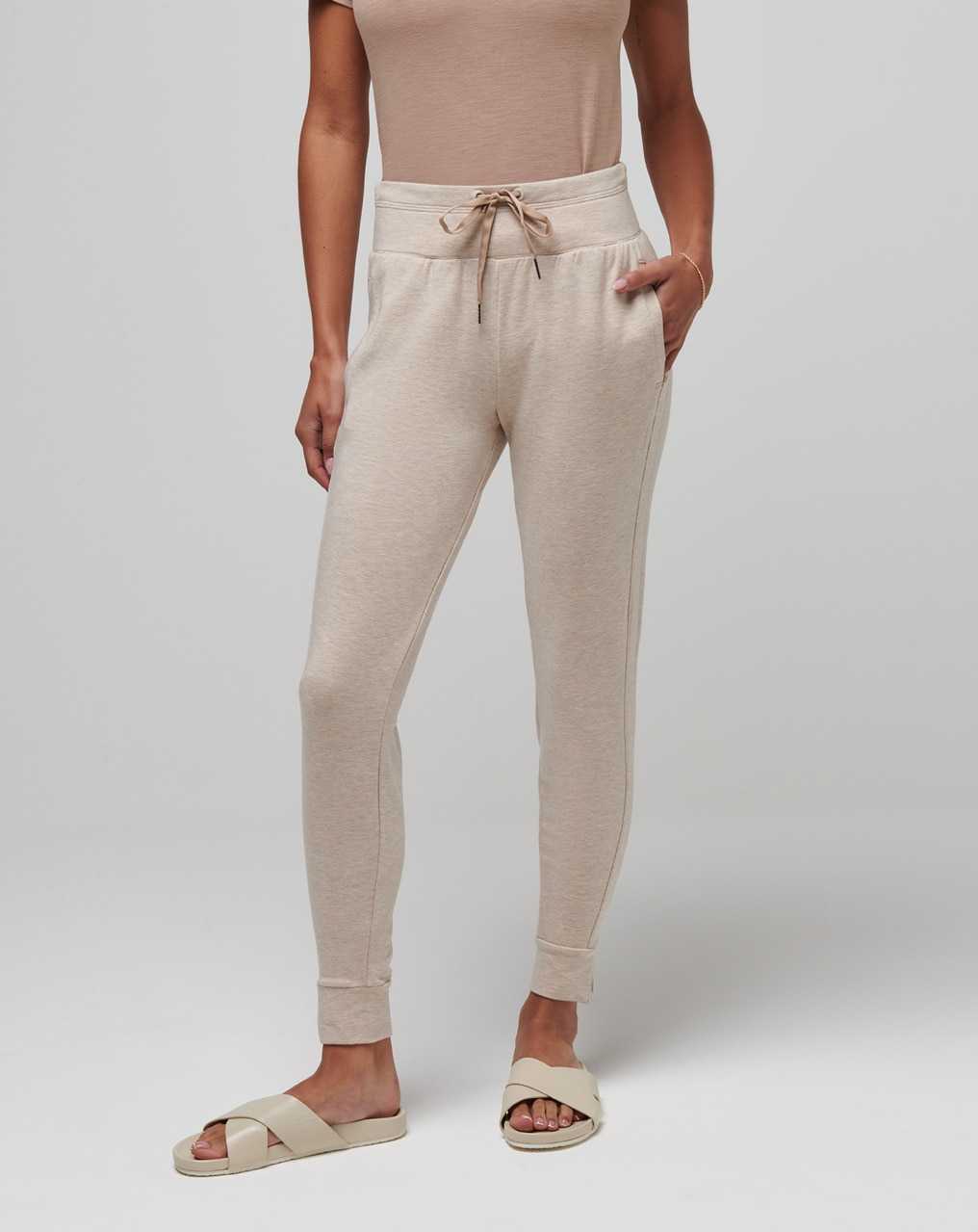 Travis Mathew Cloud Terry Tie Jogger Heather Natural | IPWTDHM-08