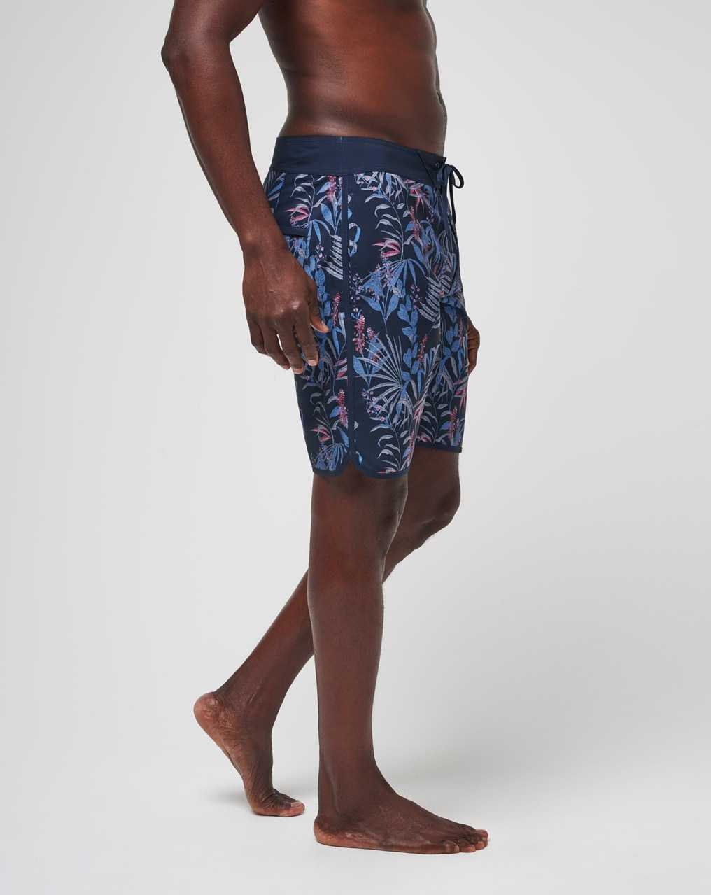 Travis Mathew Cool As A Coconut Boardshort Total Eclipse | YAUFVIE-09