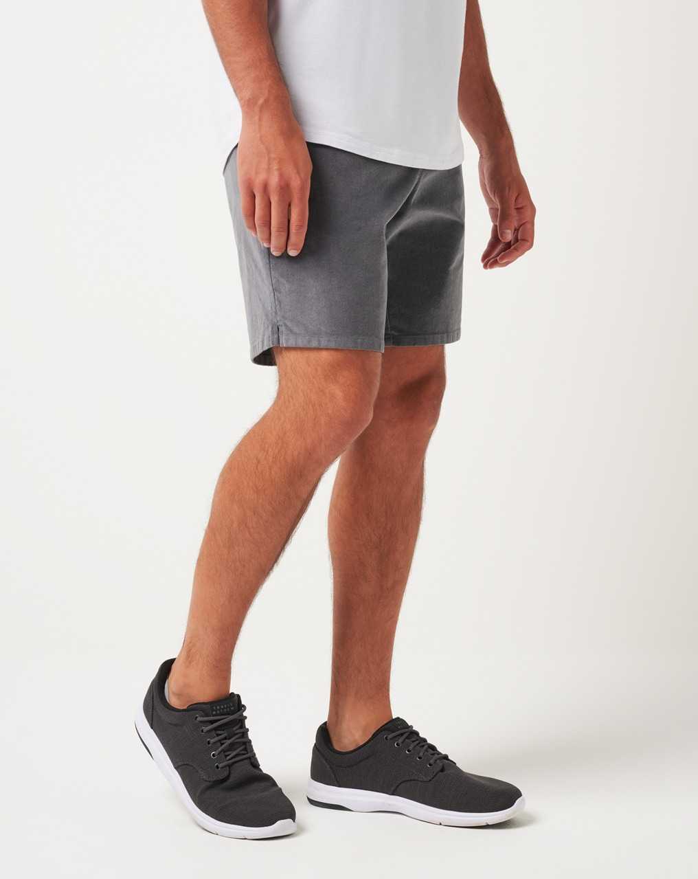 Travis Mathew Cuddy Cabin Short 8in Quiet Shade | HWQMTYO-81