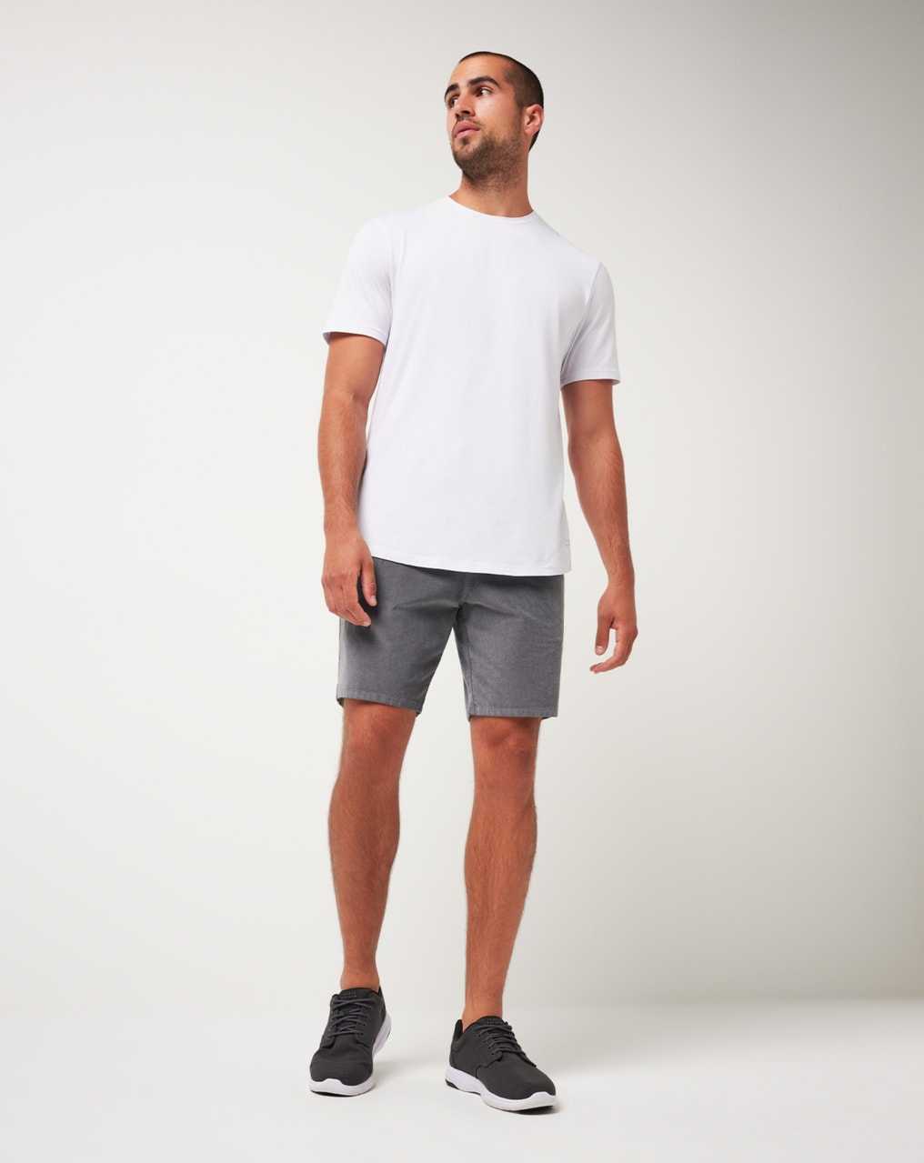 Travis Mathew Cuddy Cabin Short 8in Quiet Shade | HWQMTYO-81