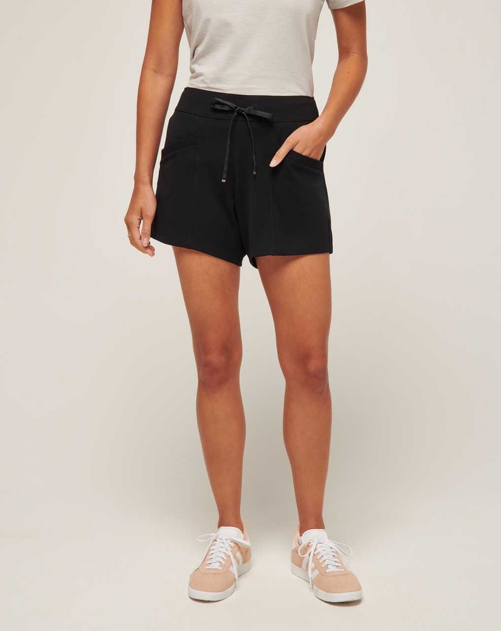 Travis Mathew Friday Ponte Pocket Short Black | NHRFBJO-31