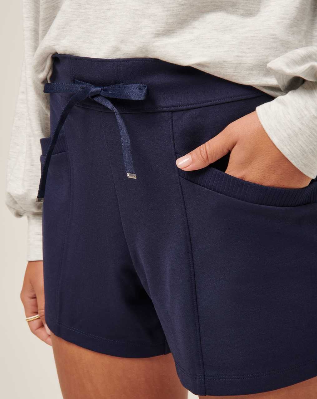 Travis Mathew Friday Ponte Pocket Short Navy | KPTRDCX-57