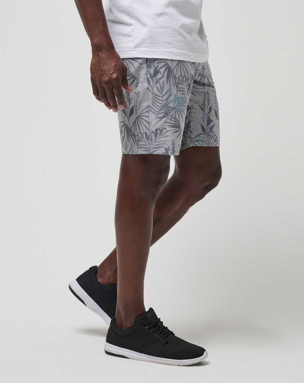 Travis Mathew Garden Isle Short 9in Heather Light Grey | FEGRBSD-93