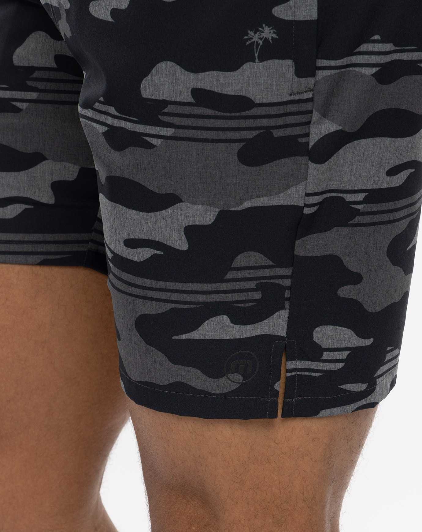 Travis Mathew Leader Board Active Short 7.5in Black | UKBVLNS-26