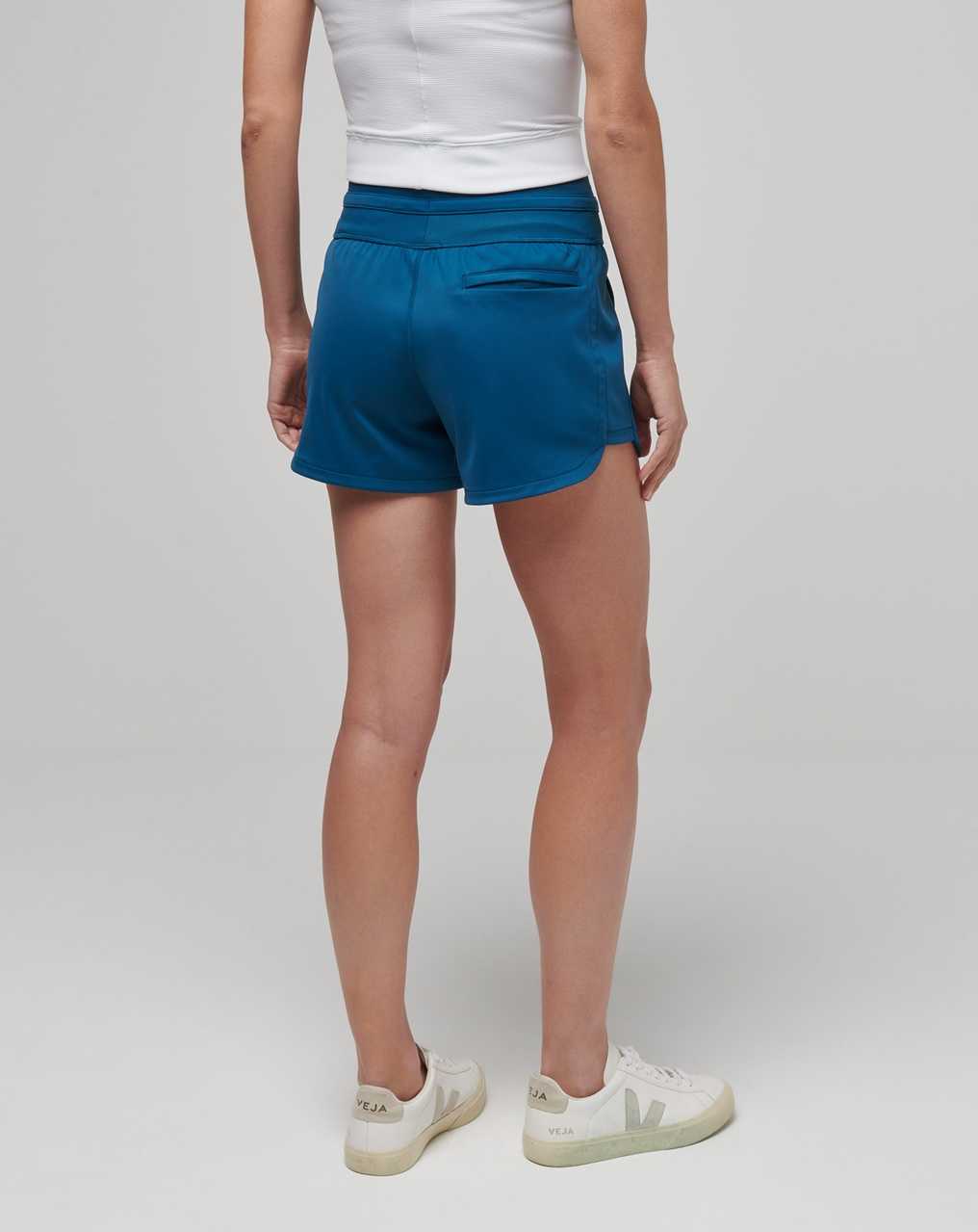 Travis Mathew Moveknit Tie Short Midnight | SROMDFU-05