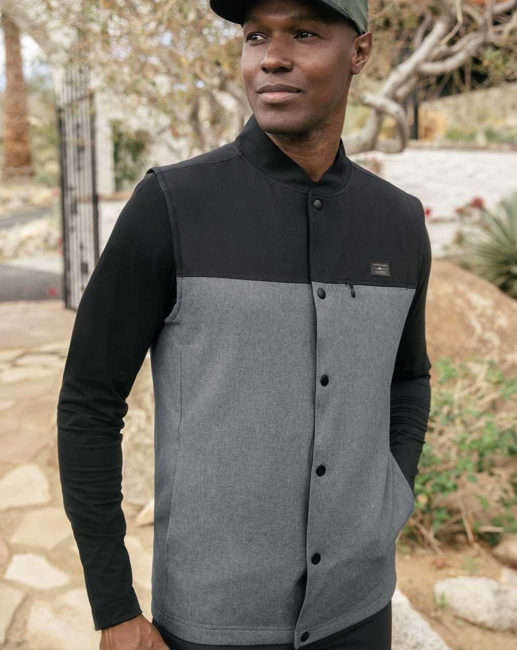 Travis Mathew Navigational Report Vest Black | ASRGQVW-24