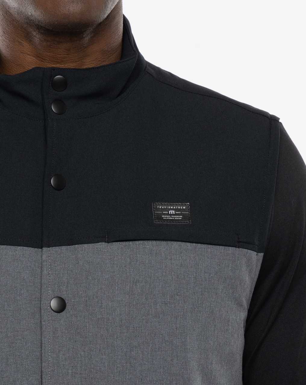 Travis Mathew Navigational Report Vest Black | ASRGQVW-24