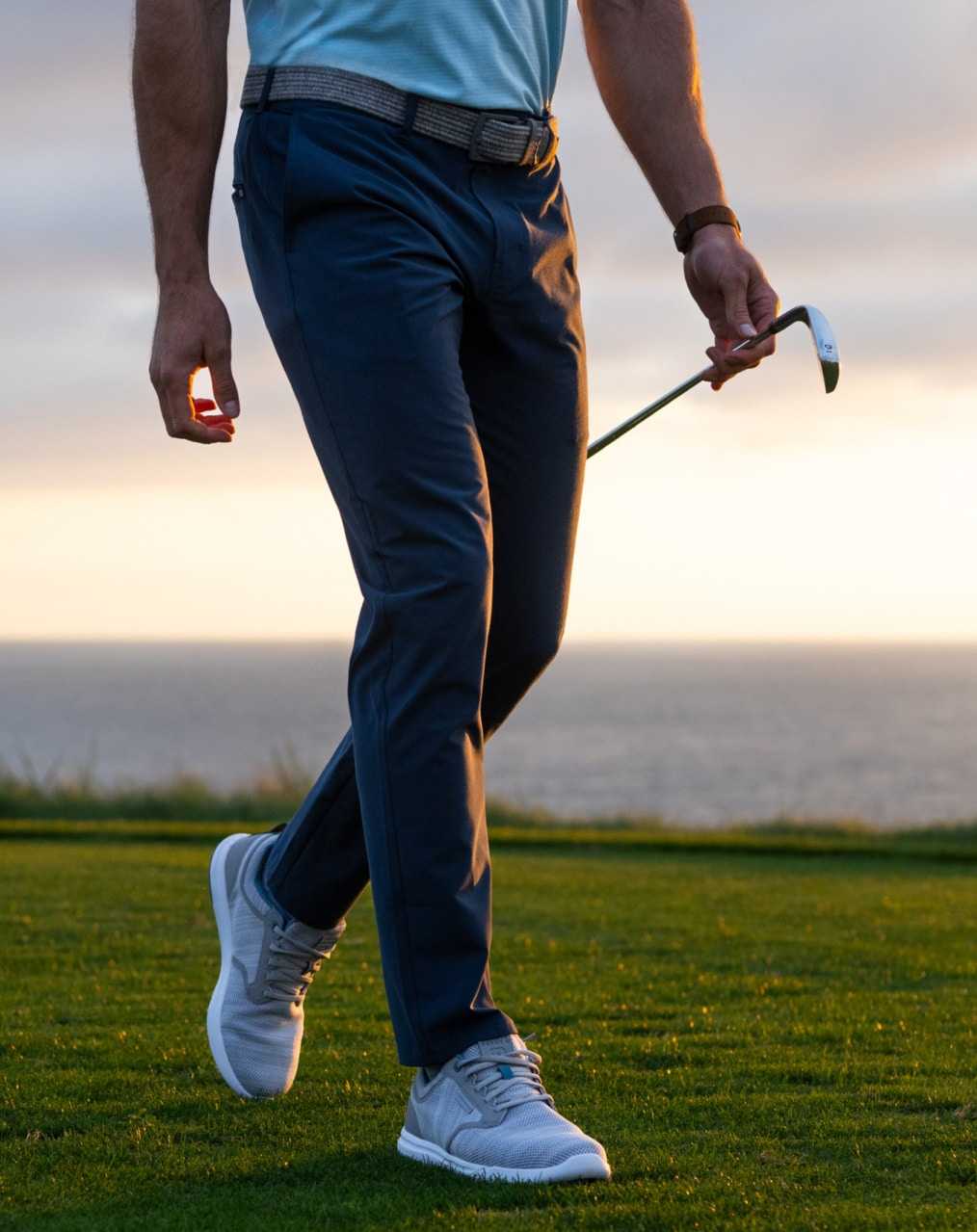 Travis Mathew Open To Close Tech Chino Pant Dress Blues | CSKTVGL-40