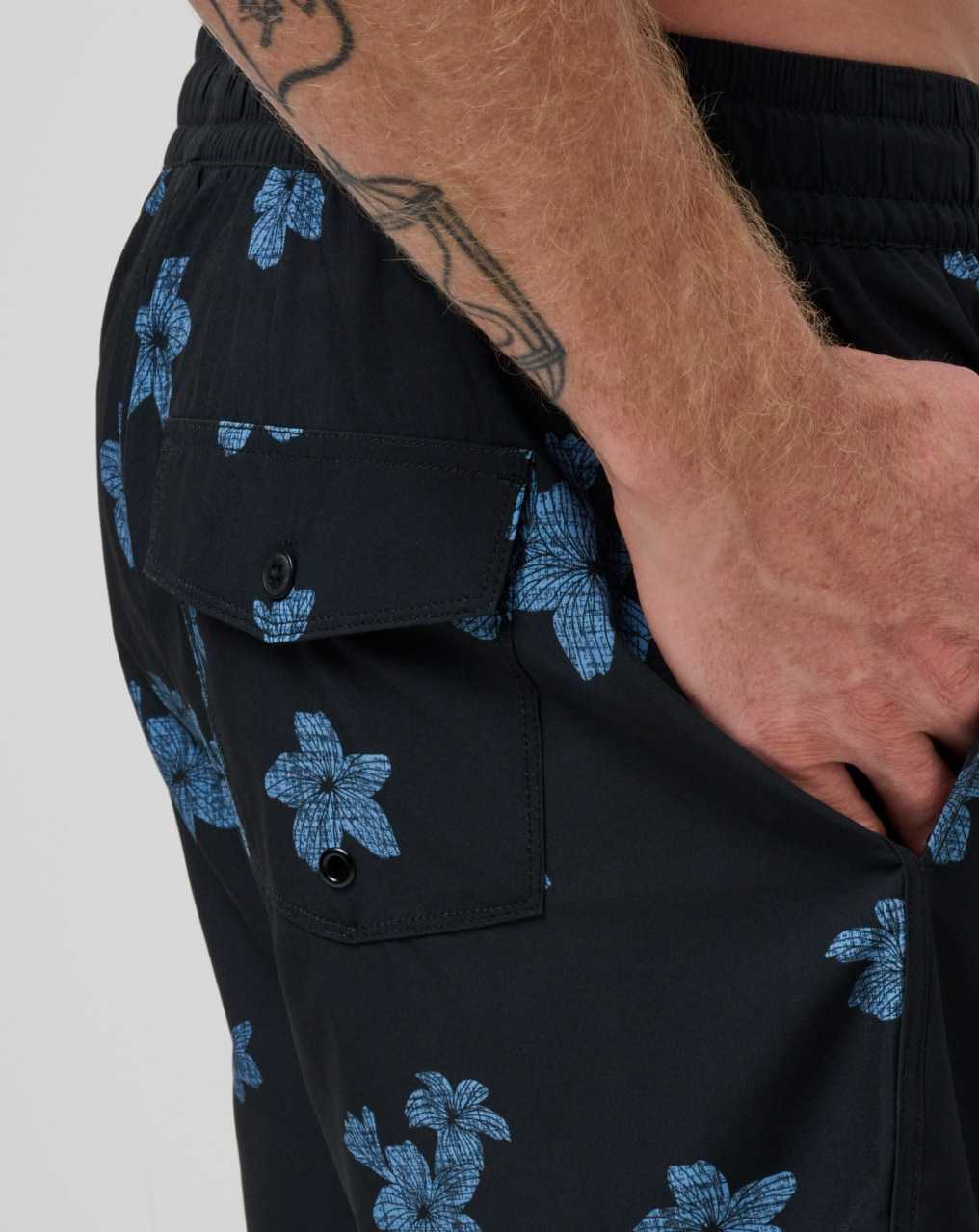 Travis Mathew Pineapple Time Boardshort Black | AHCTRQL-26