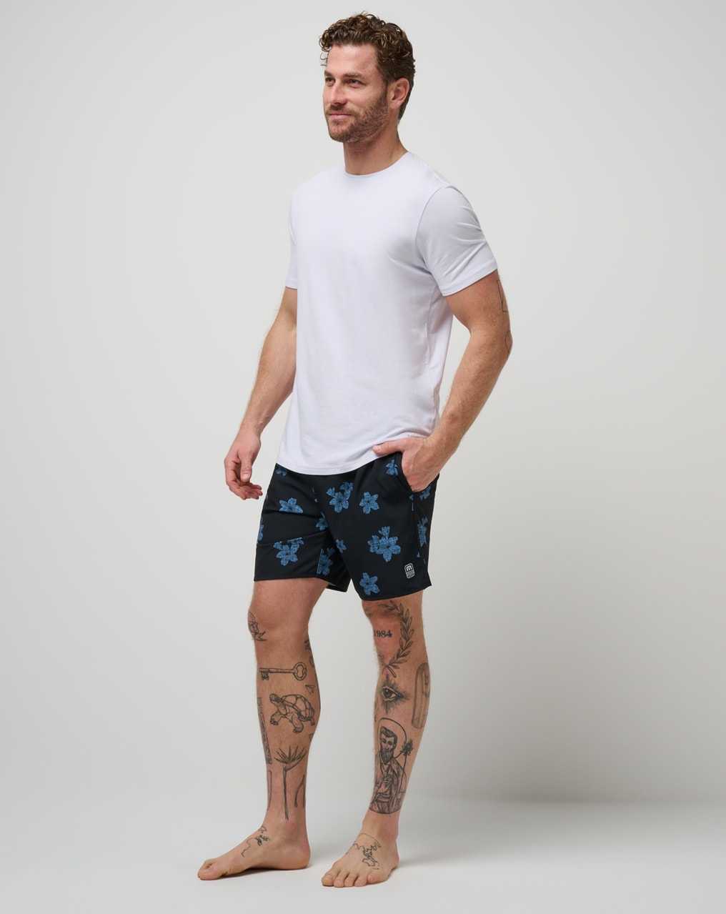 Travis Mathew Pineapple Time Boardshort Black | AHCTRQL-26