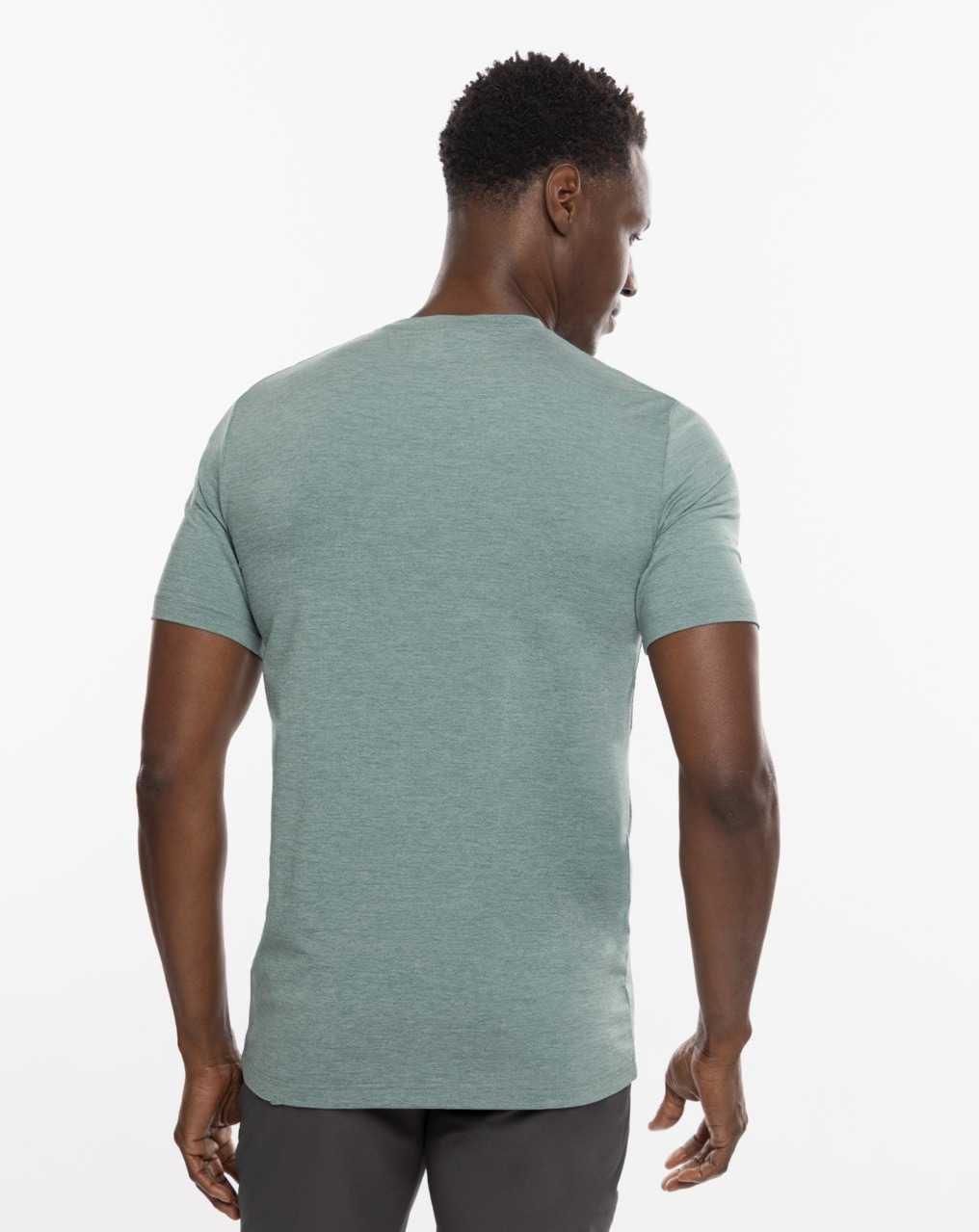 Travis Mathew Scenic Vista Active Tee Heather Silver Pine | UNBFDCY-02