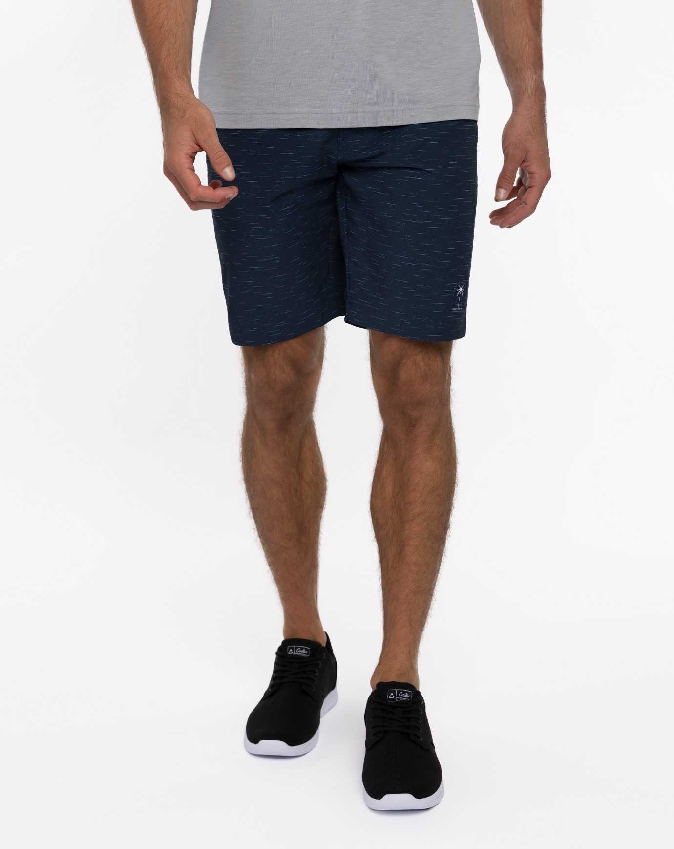 Travis Mathew Solo Trip Short 9in Dress Blues | XADSHNO-75