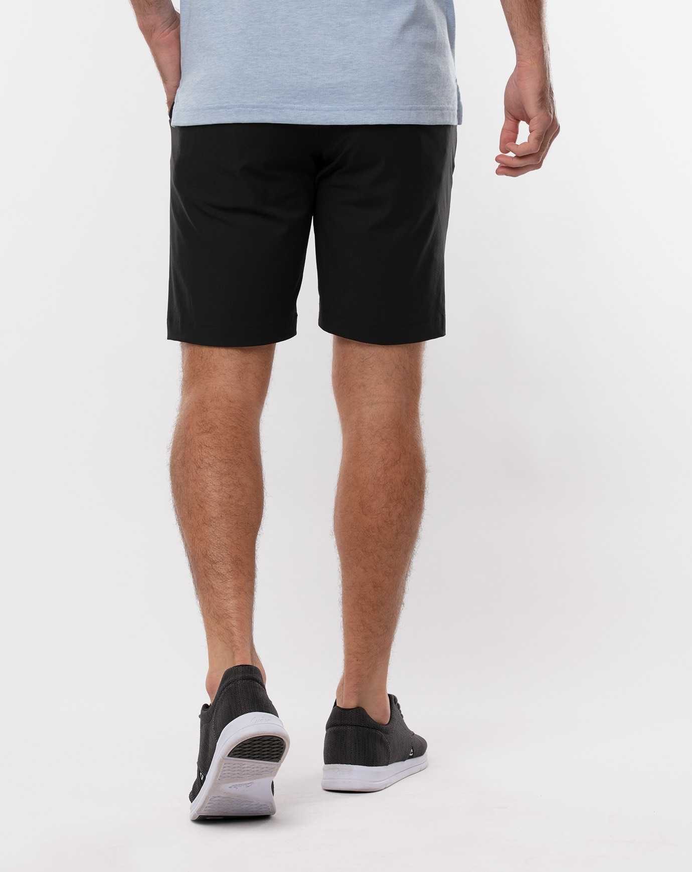 Travis Mathew Starnes Short 9in Black | WHBGCIS-82