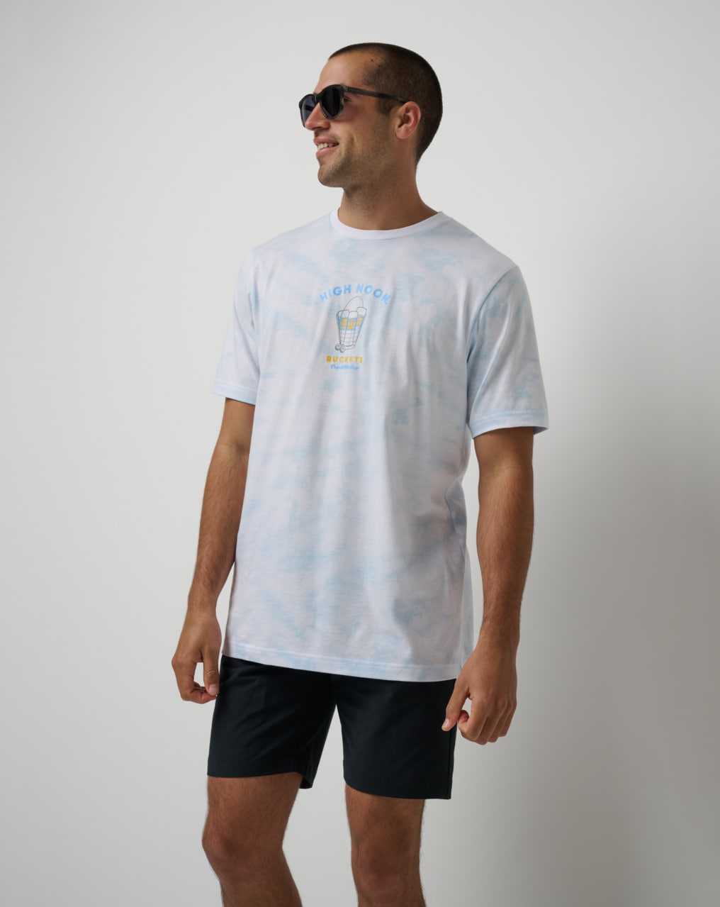 Travis Mathew Sun And Soak Tee White | EZBHYGR-98