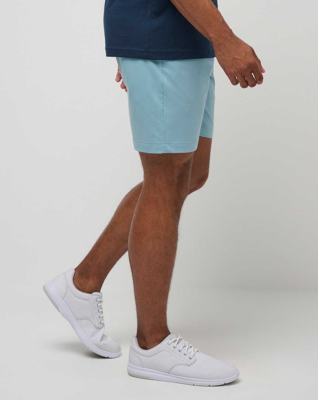 Travis Mathew Tech Chino Short 8in Cameo | BYDEKJV-36