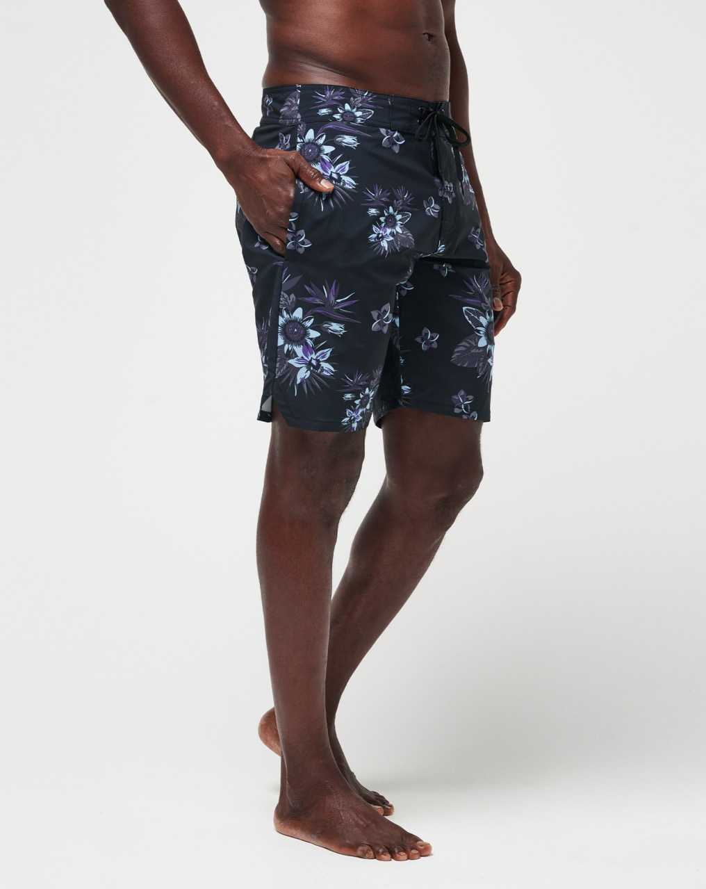 Travis Mathew Tiki Time Boardshort Black | EYKTMVH-95