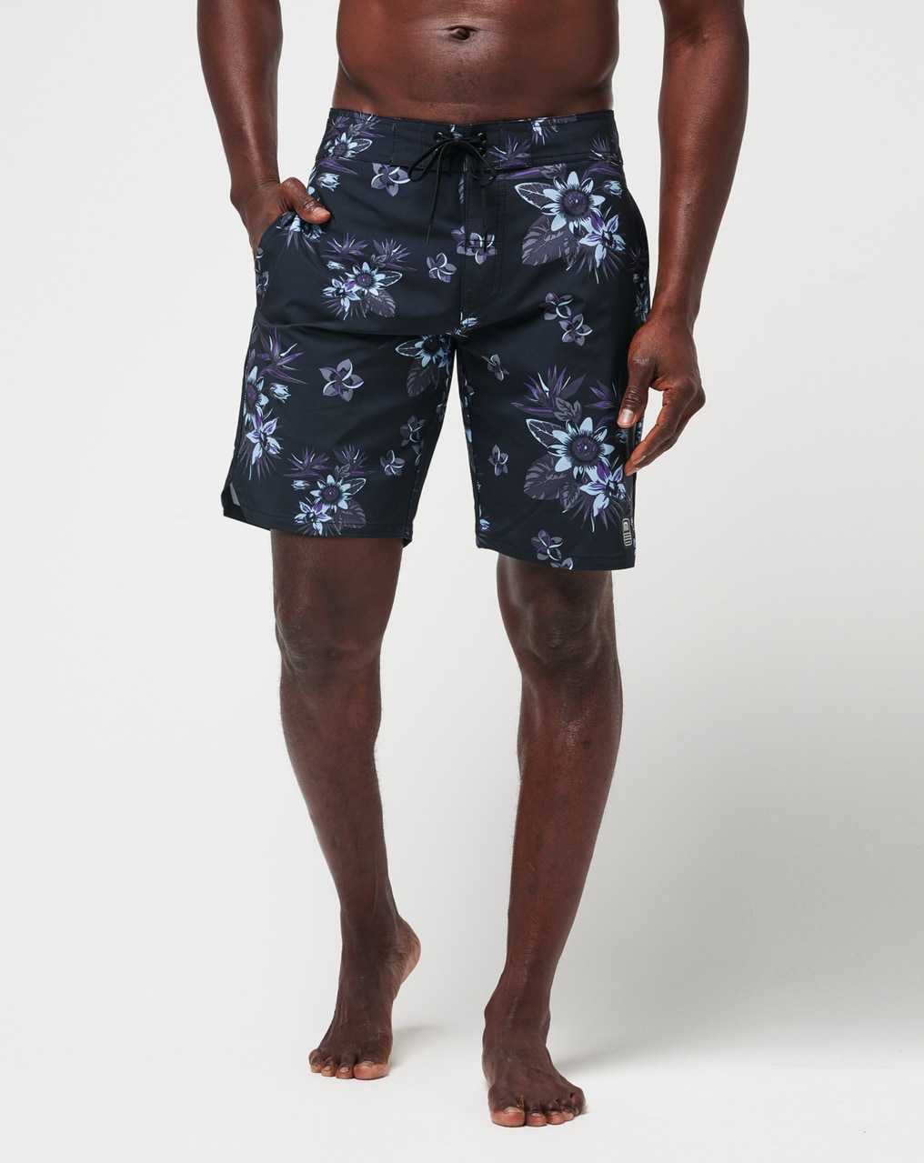 Travis Mathew Tiki Time Boardshort Black | EYKTMVH-95