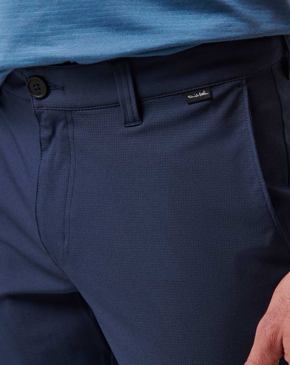 Travis Mathew Wanderlust Short 9in Mood Indigo | SKGJDTR-94